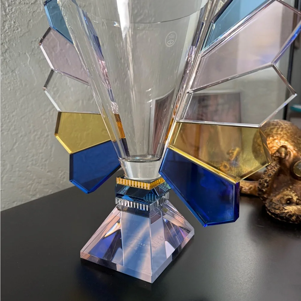 Luxury Sculptural Crystal Vase by Reflections Copenhagen – Neiman Marcus Excl